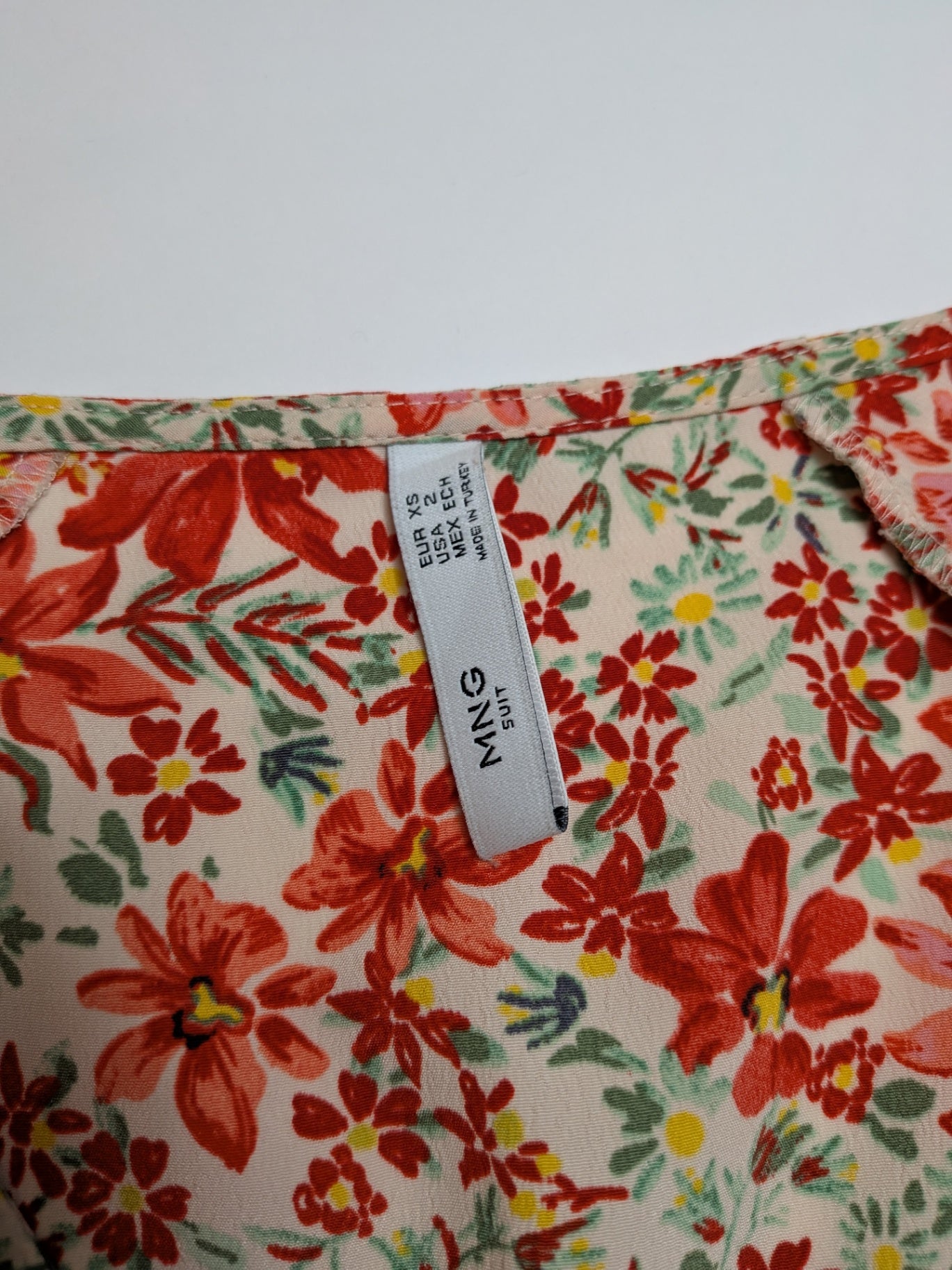 Mango Top XS Red and beige with floral pattern