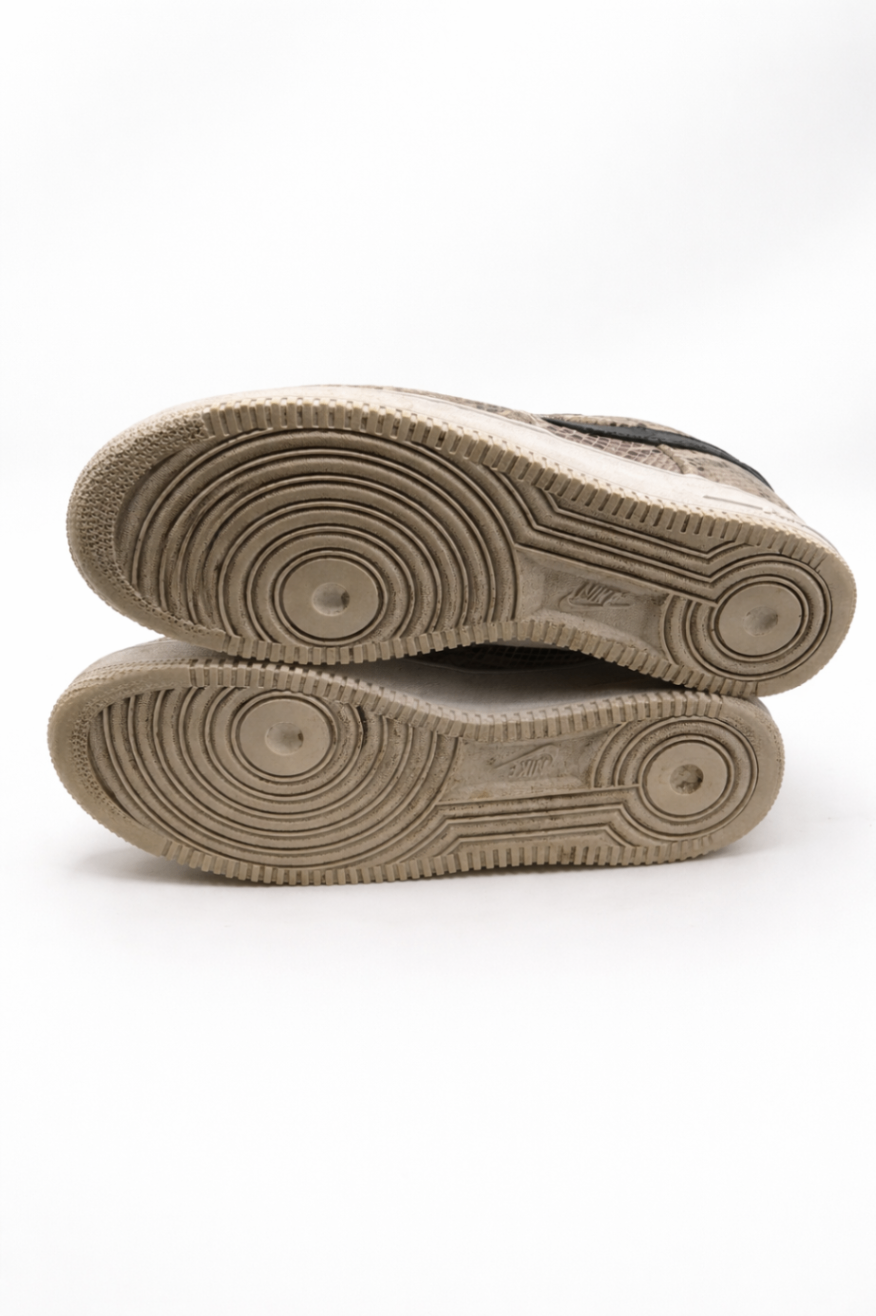 Nike Sneakers 42.5 Beige and black