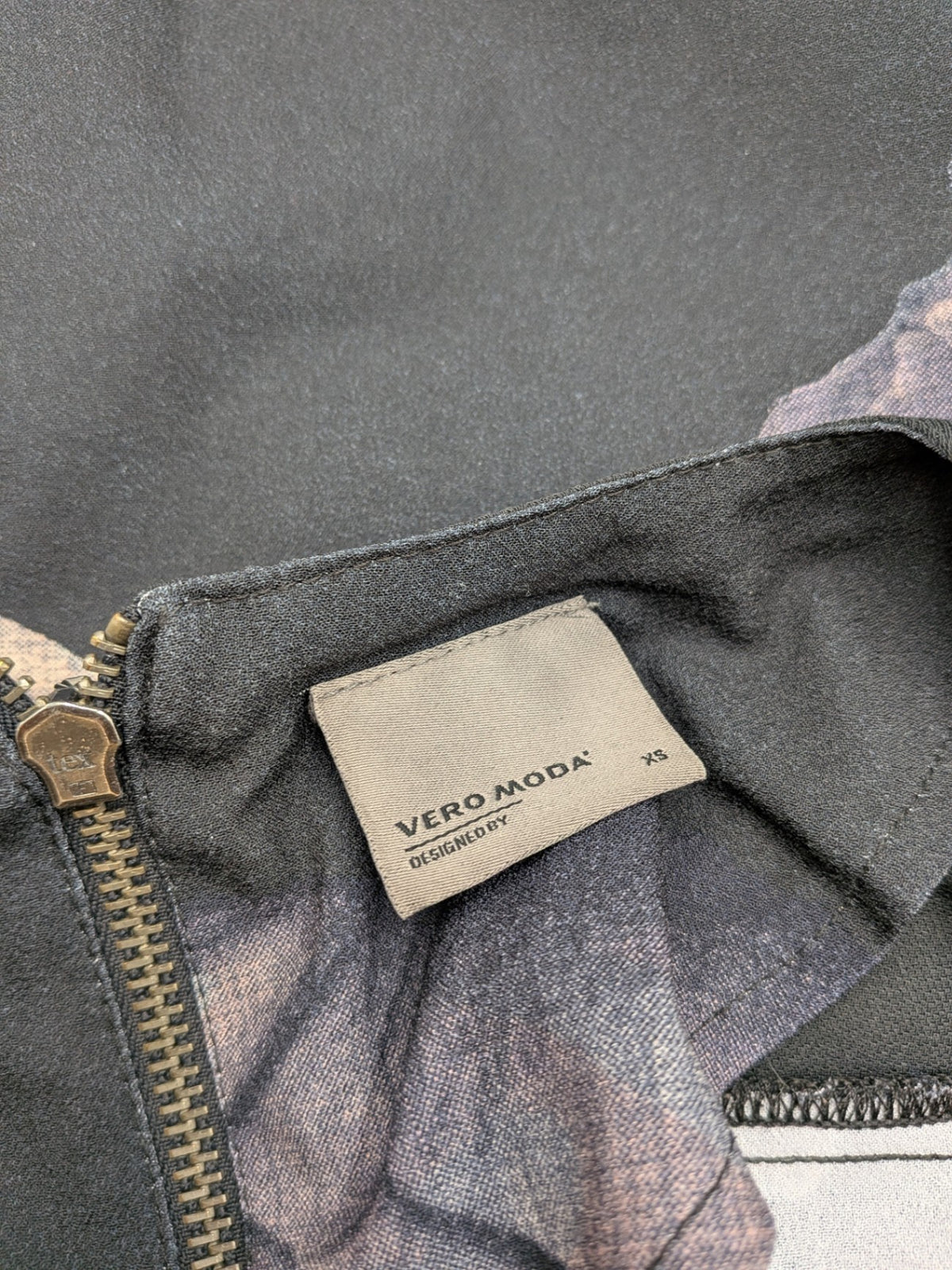 Vero Moda Blouse XS Black with floral pattern