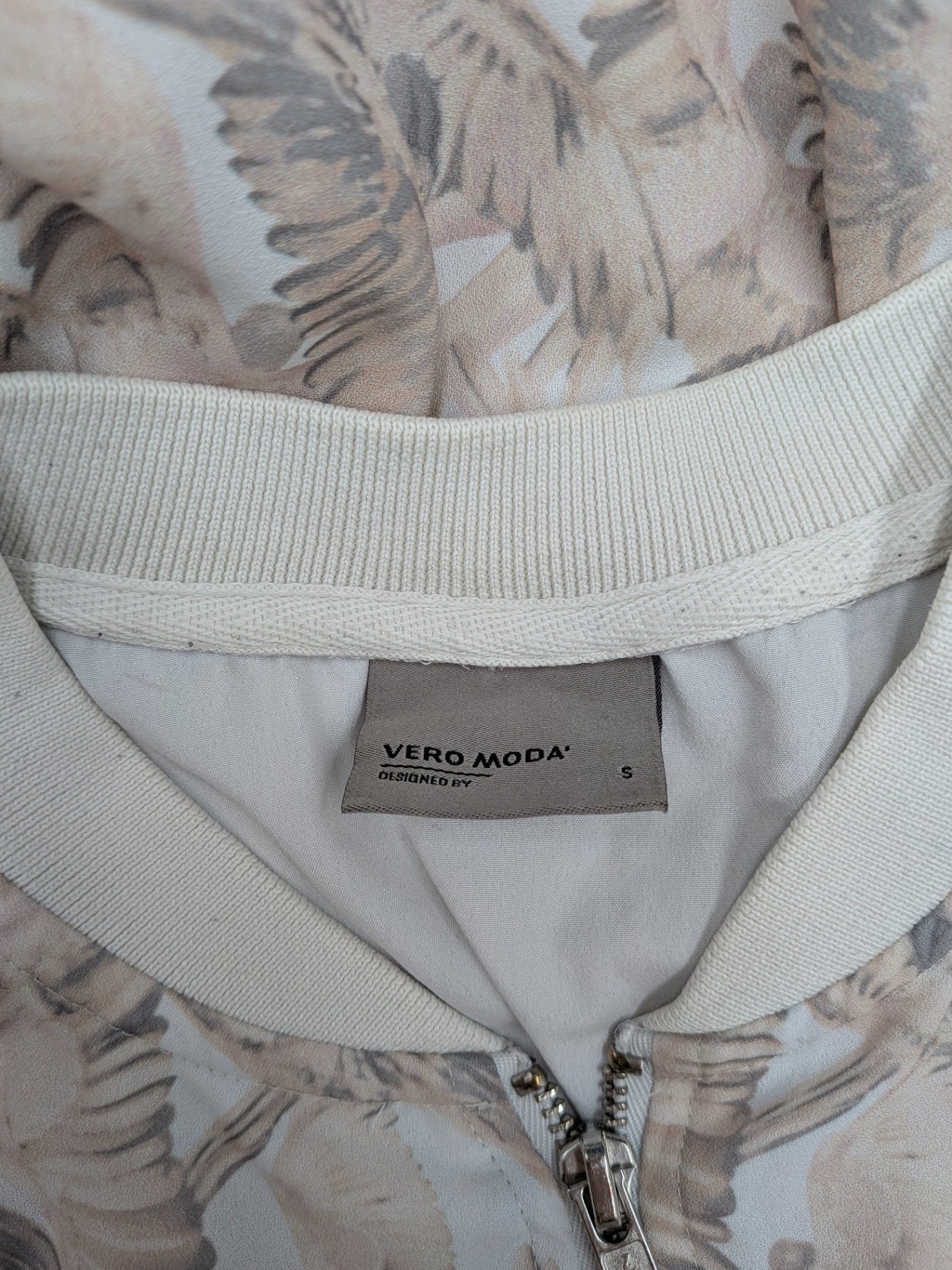 Vero Moda Jacket S Beige and cream with a leaf pattern