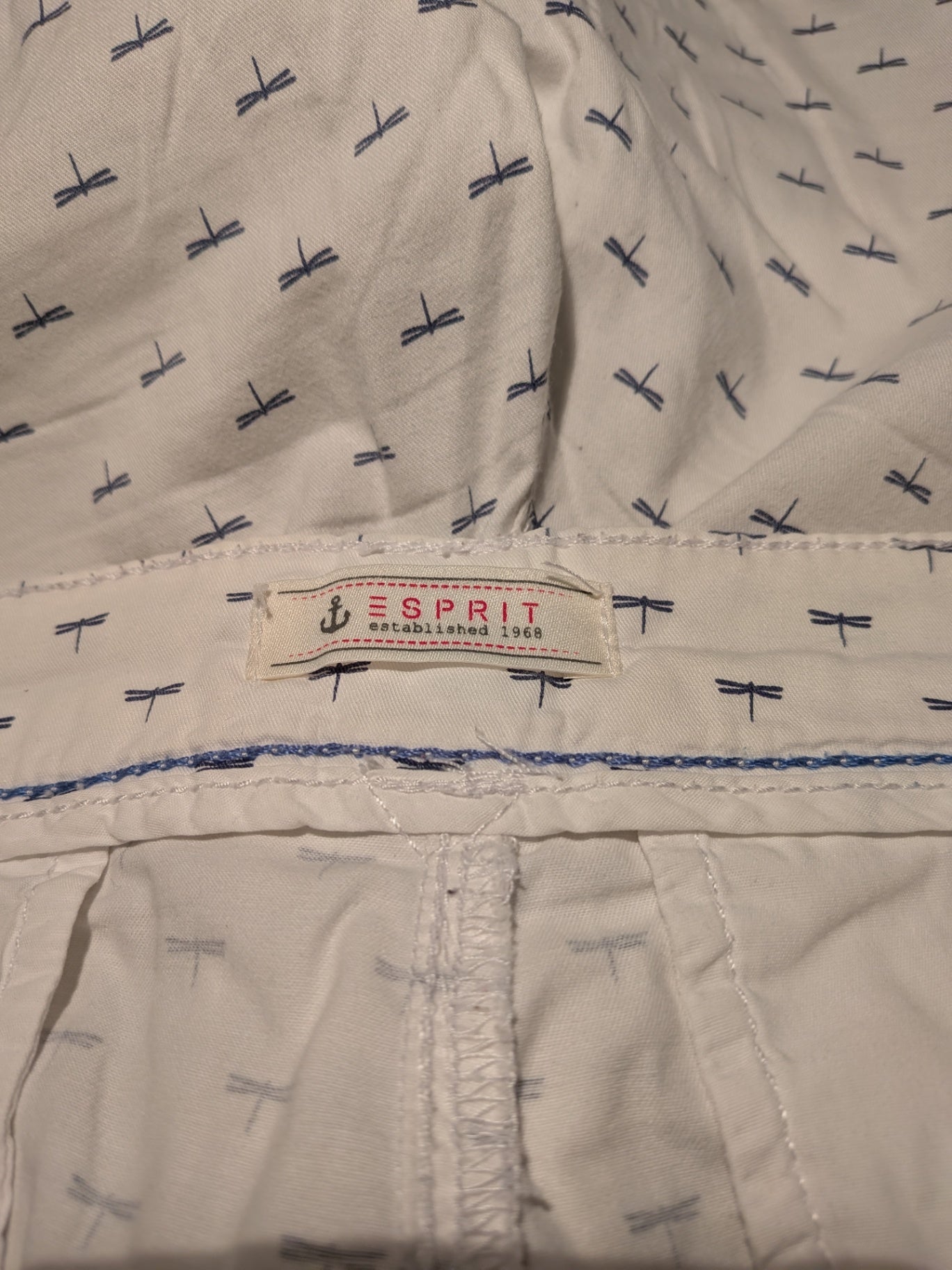 Esprit Shorts 38 White with navy blue pattern