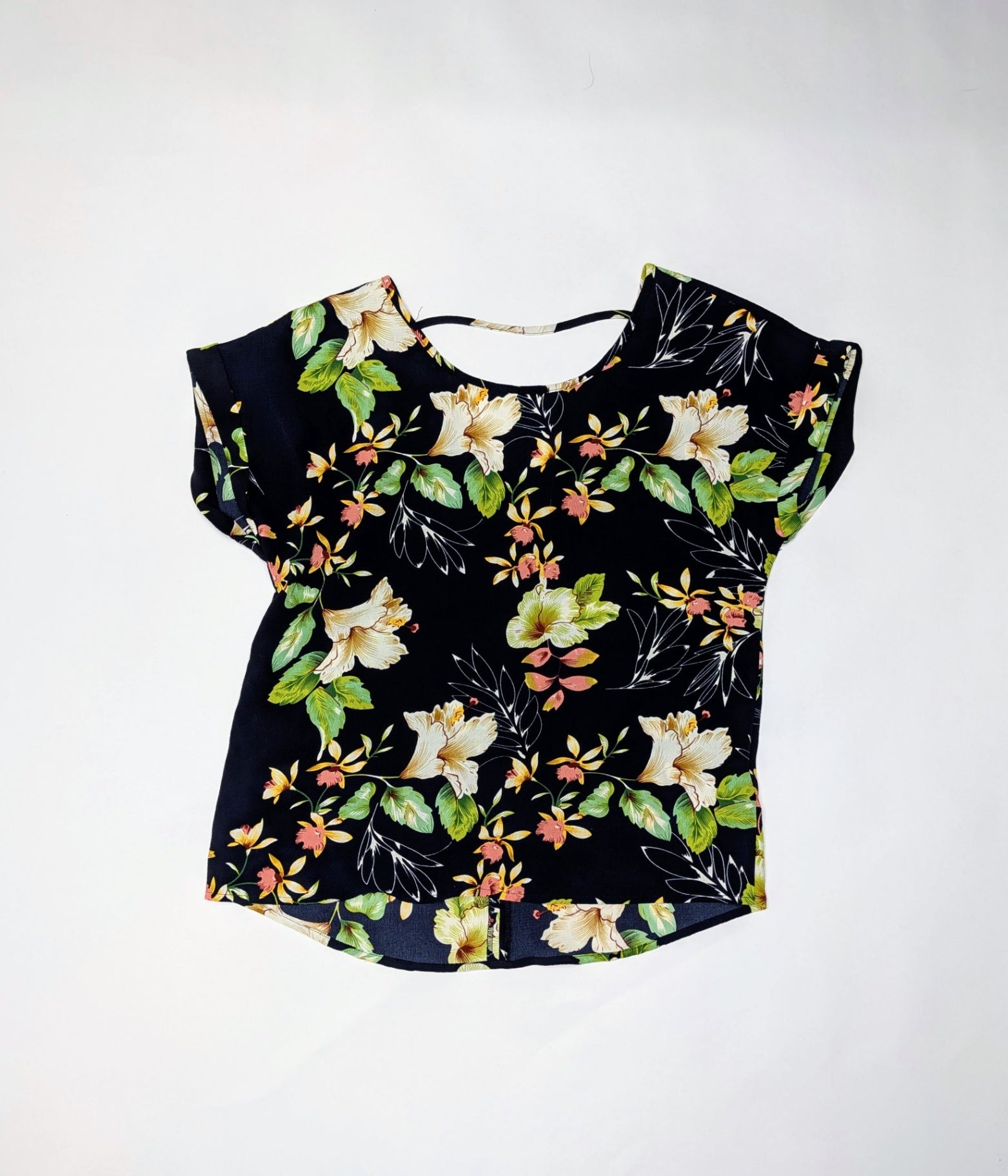 Jacqueline de Yong Blouse 36 Black with multicolored floral pattern
