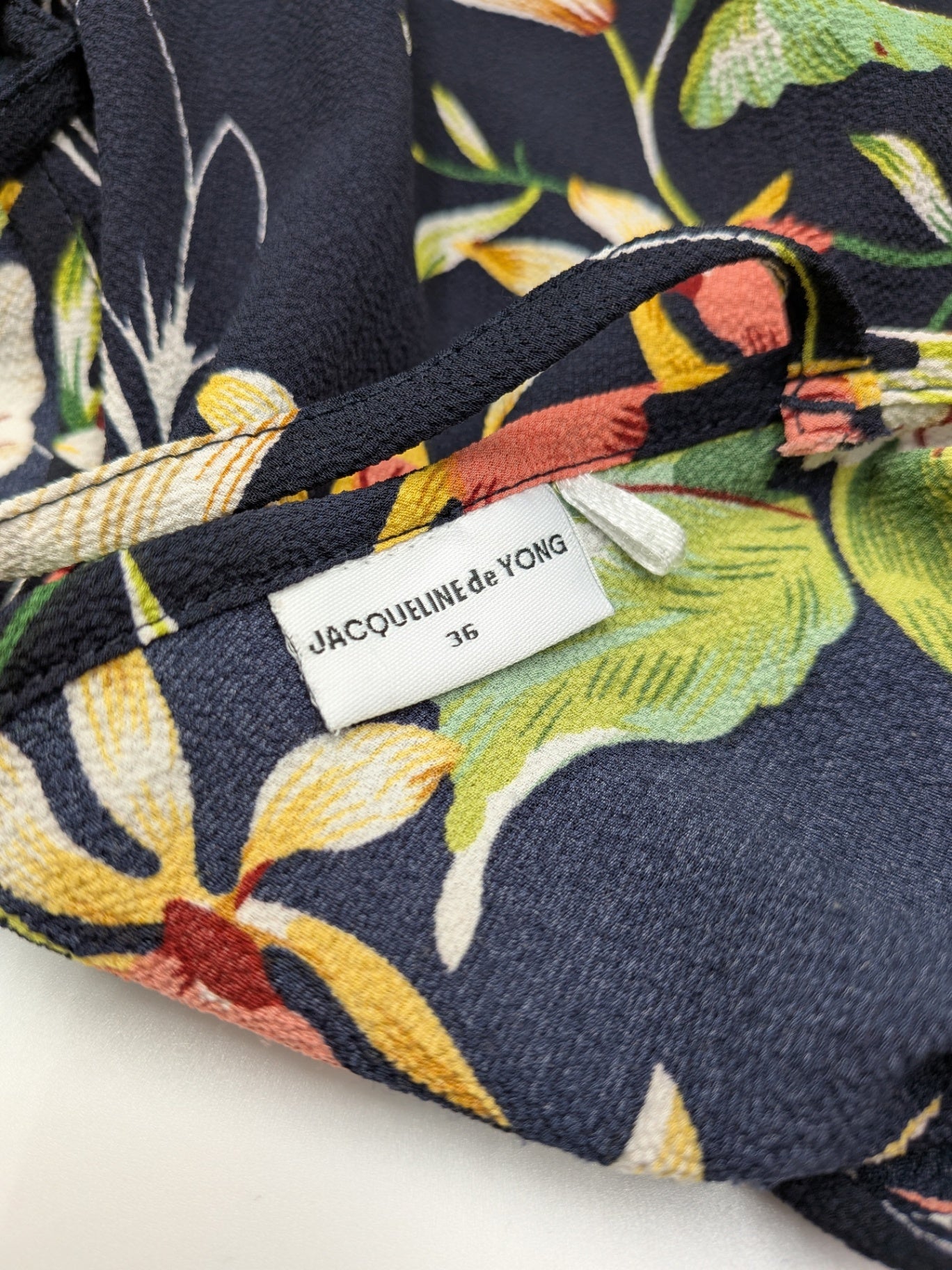 Jacqueline de Yong Blouse 36 Black with multicolored floral pattern