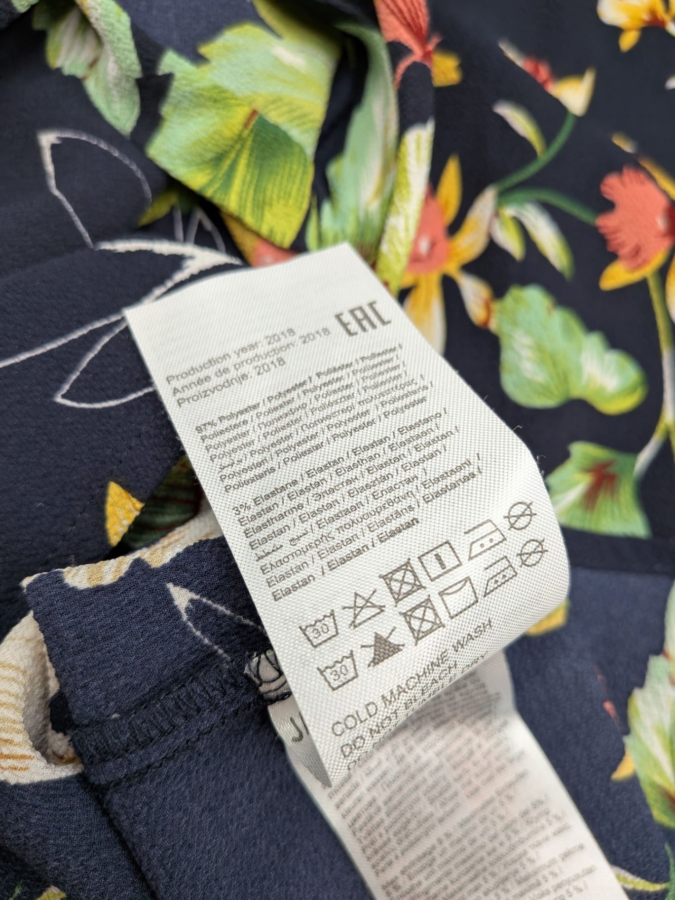 Jacqueline de Yong Blouse 36 Black with multicolored floral pattern