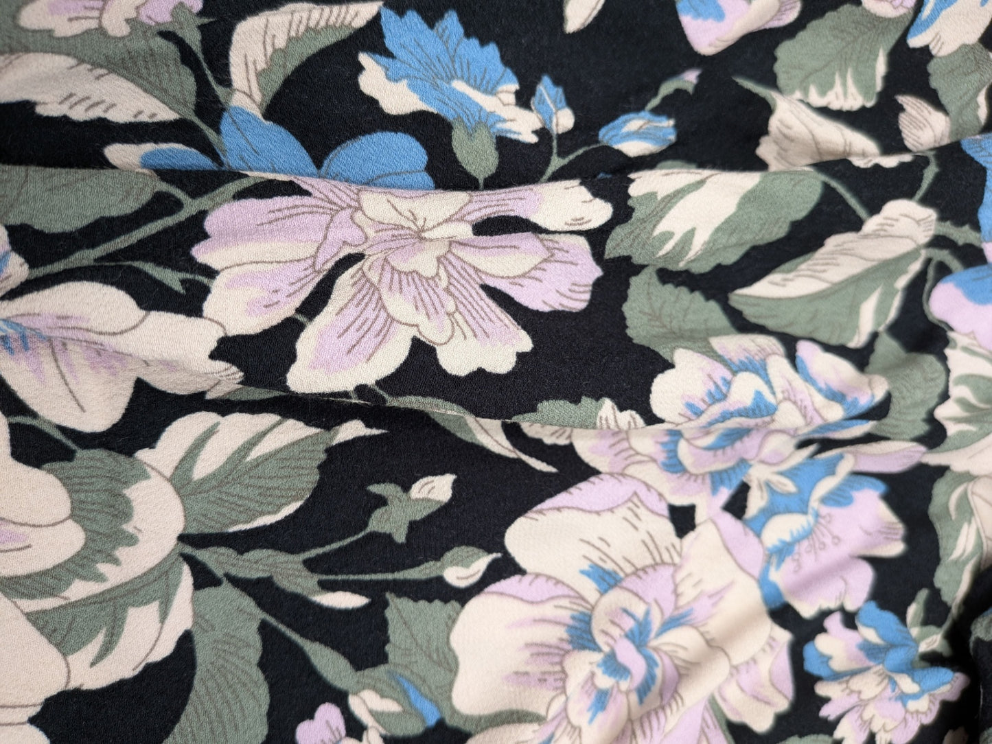 &Other Stories Skirt 40 Black with pastel floral pattern