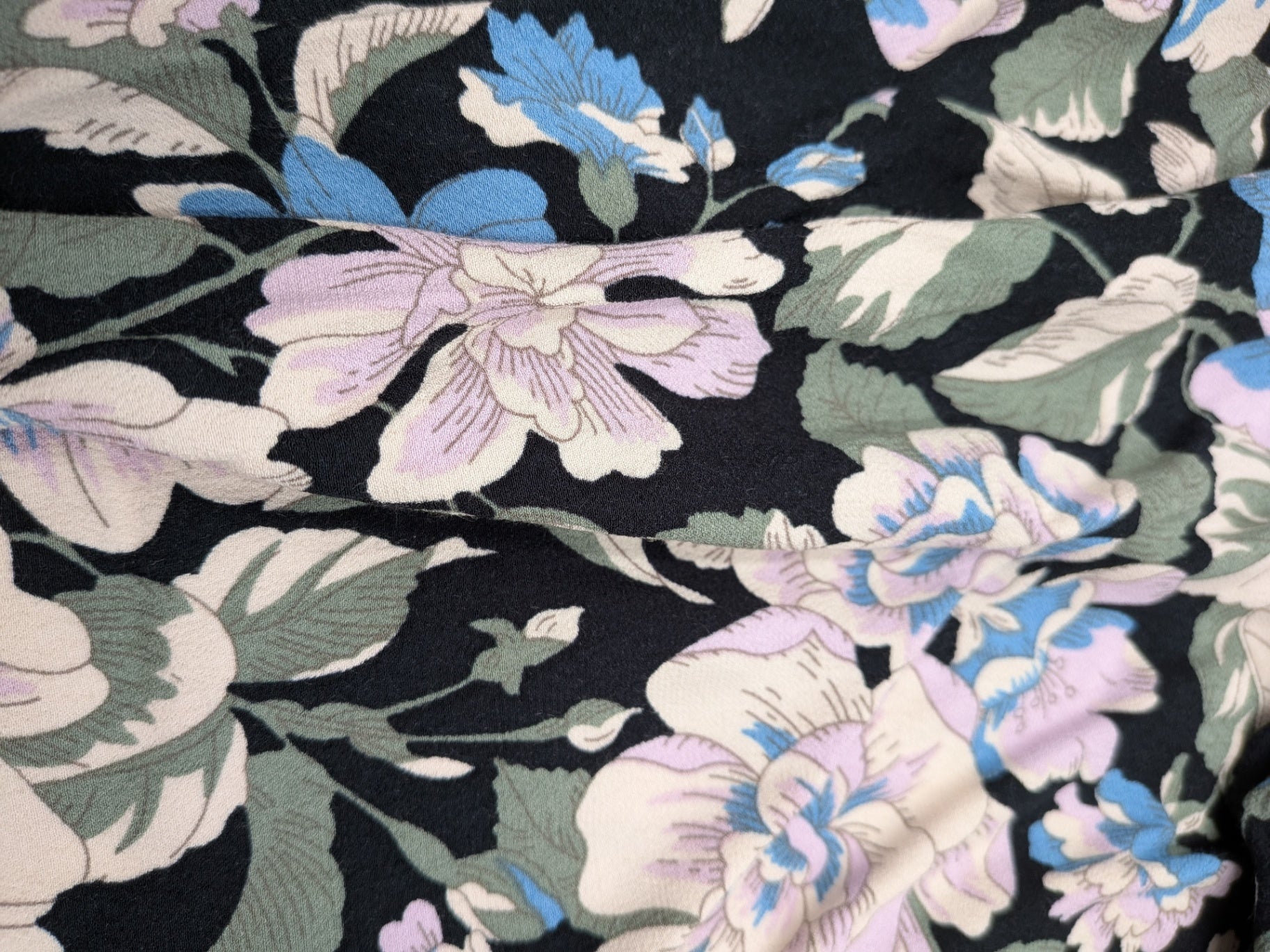 &Other Stories Skirt 40 Black with pastel floral pattern