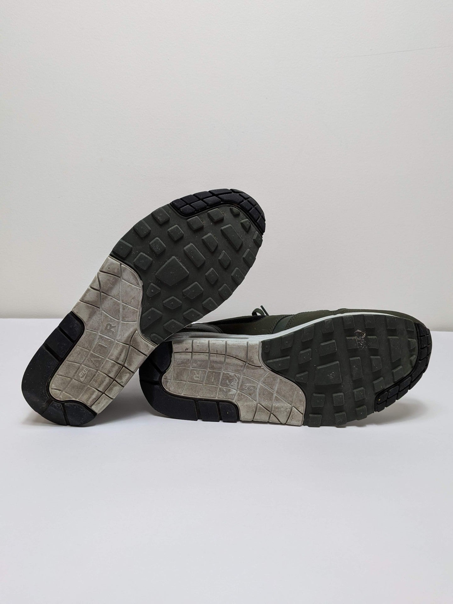 Nike Sneakers 43 Olive Green