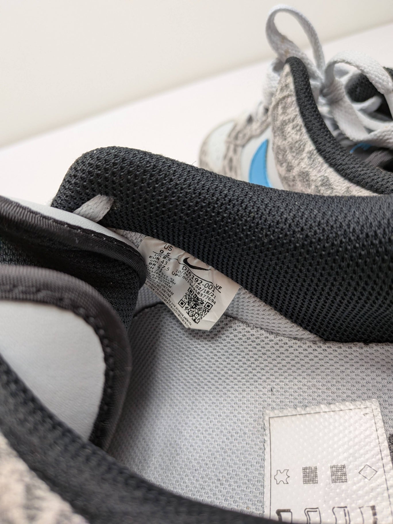 Nike Sneakers 43 Gray, White, Black, Blue