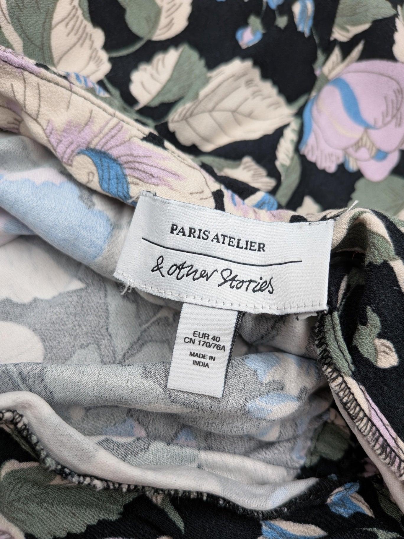 &Other Stories Skirt 40 Black with pastel floral pattern