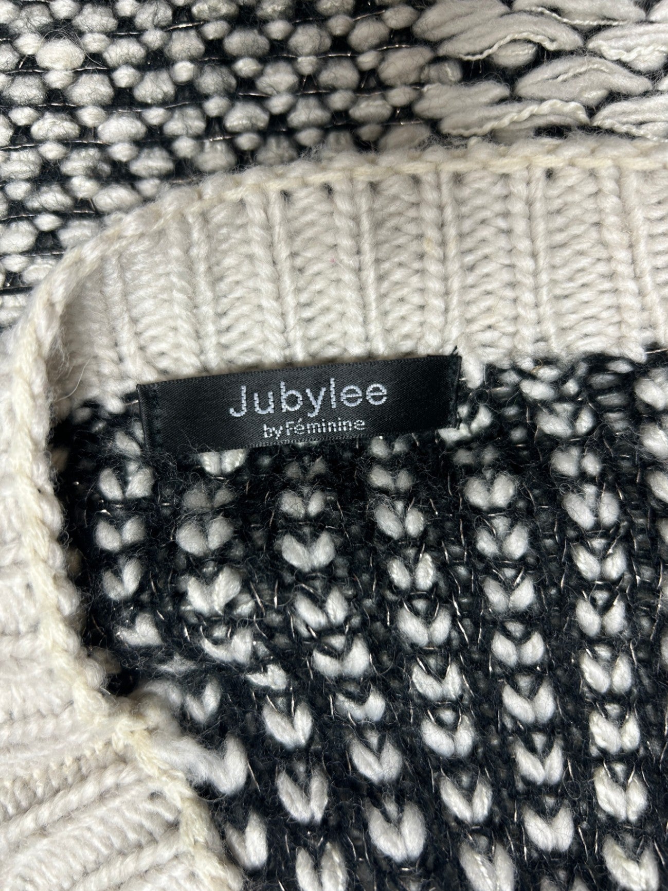 Jubylee Cardigan One Size Beige and Black