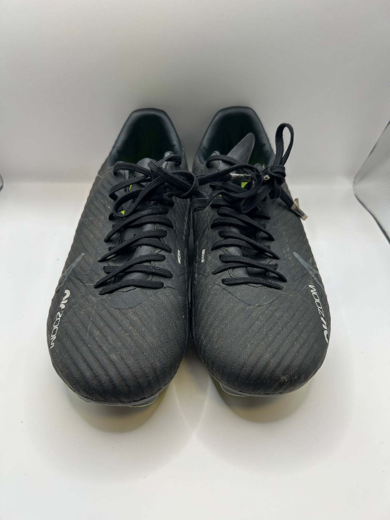 Nike Soccer Cleats 40.5 Black with neon yellow accents