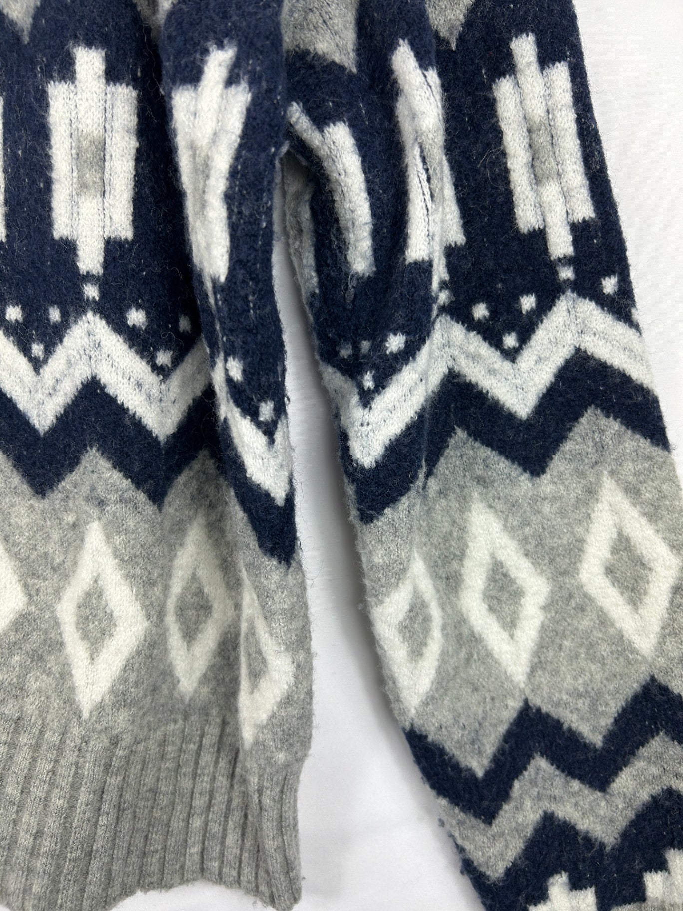 J. Crew Sweater M Gray, Navy, White, Black, Yellow