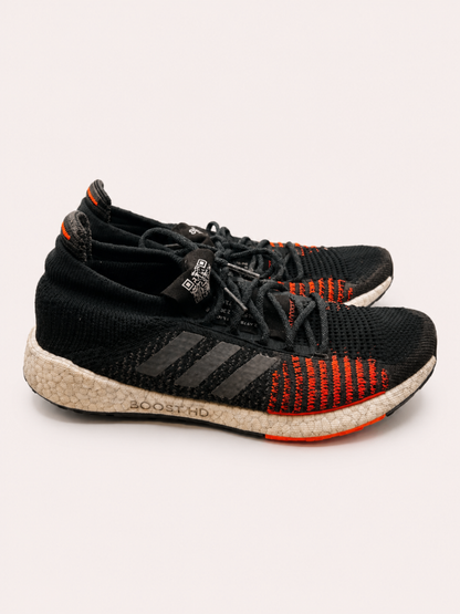 adidas Sneakers 43.5 Black with red accents and white midsole