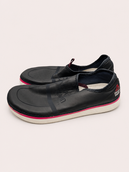 Reebok Shoes 43 Black with pink accents