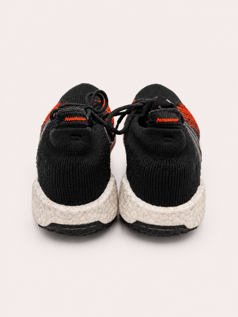 adidas Sneakers 43.5 Black with red accents and white midsole