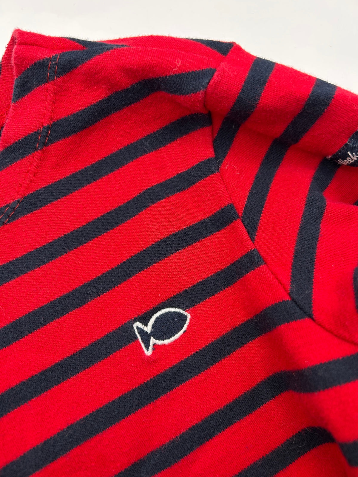 Weekend a la Mer Top / T-shirt Red and black