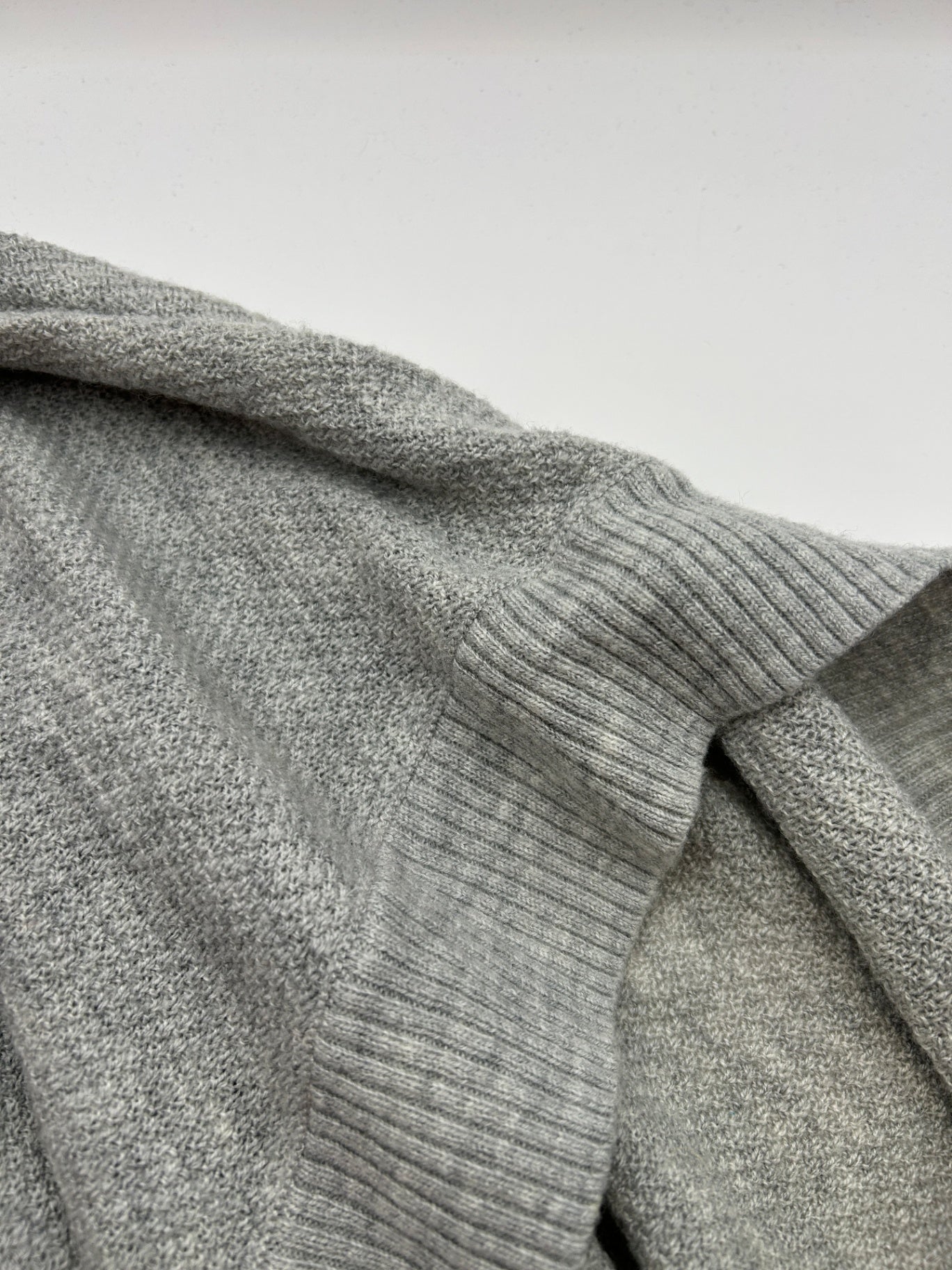 GAP Sweater M Light Gray