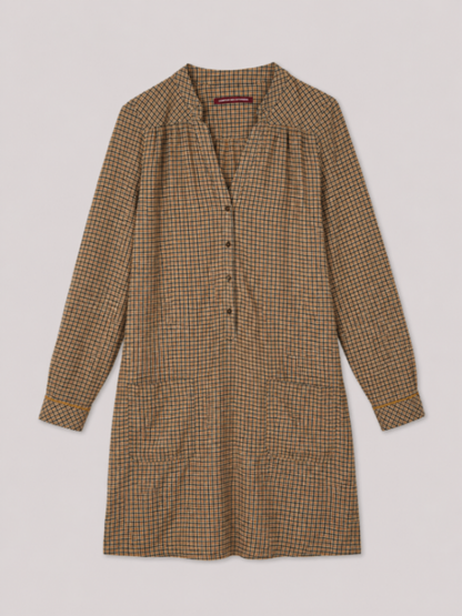 Comptoir des Cotonniers Dress Beige with a checkered pattern of black and red lines
