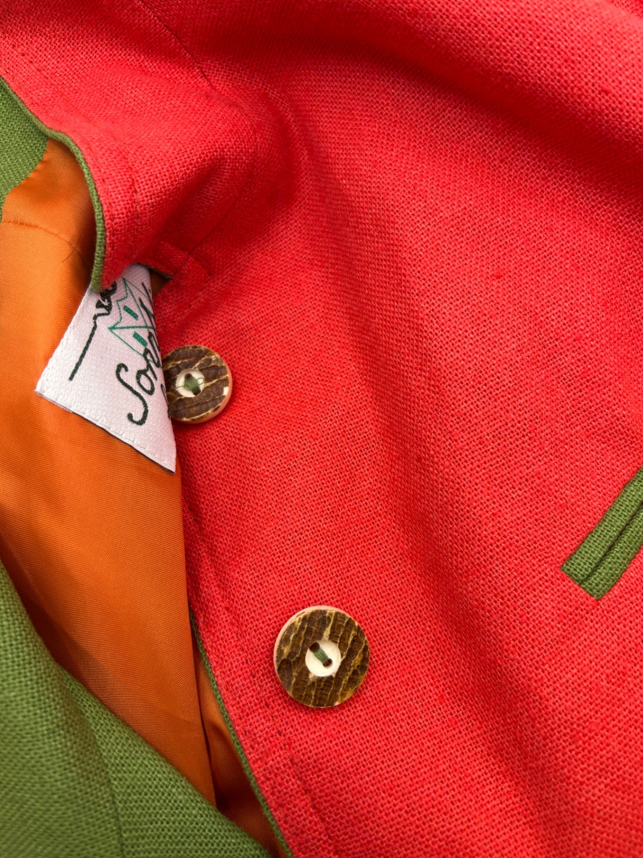 Sonnblick 40 Red with green accents