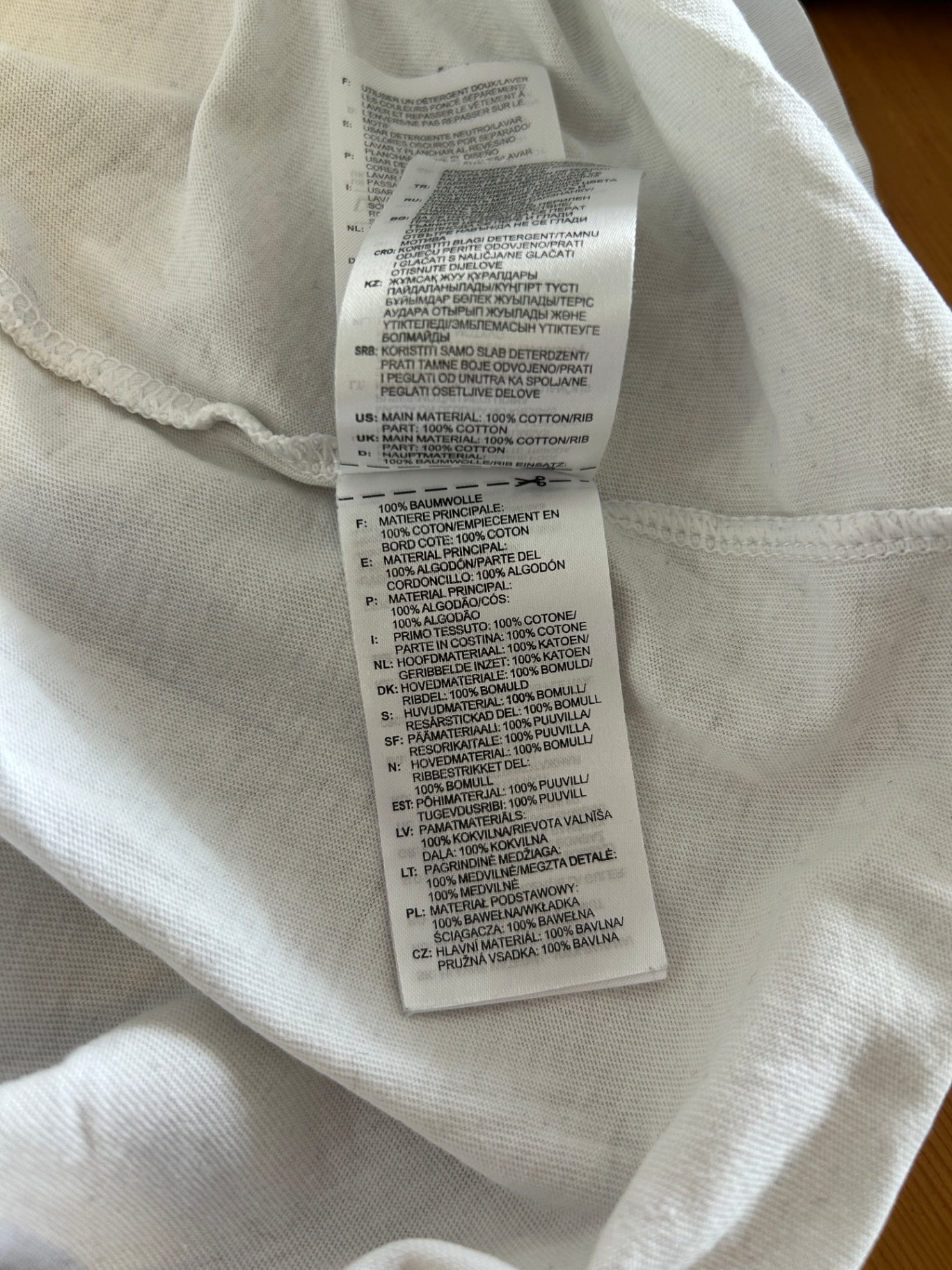 adidas T-Shirt M White with navy blue accents