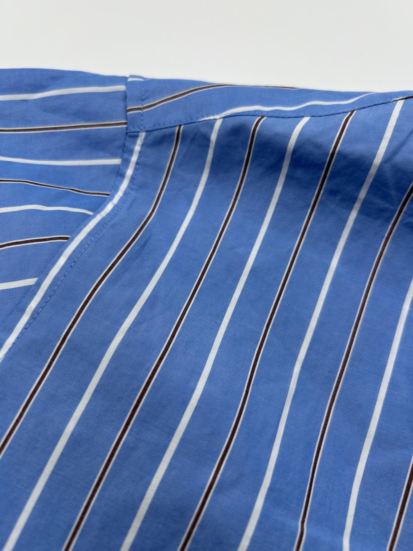 Uniqlo Dress Shirt XL Blue and white striped