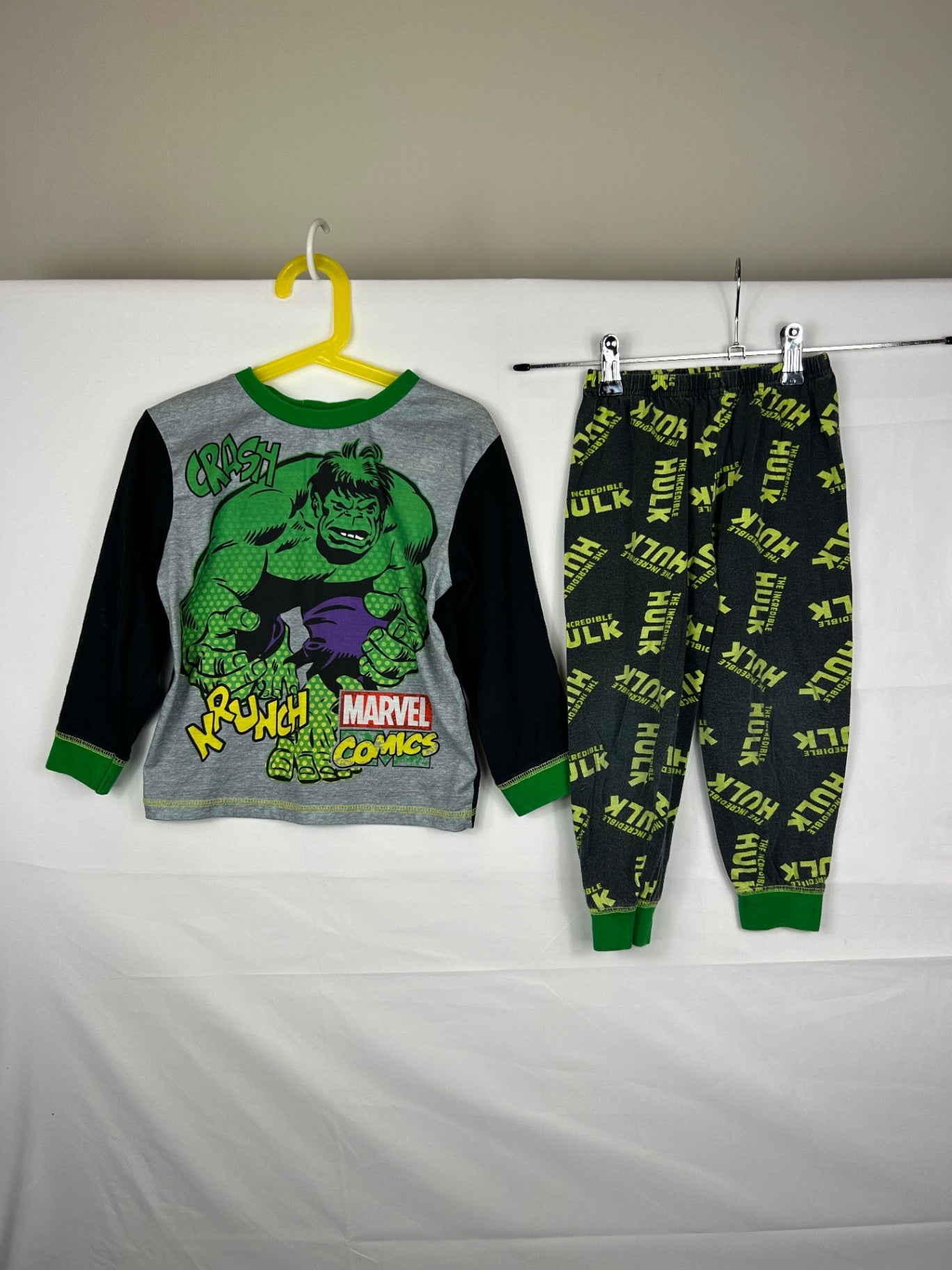 Marvel Pajamas 104/110 Gray, black, green, purple