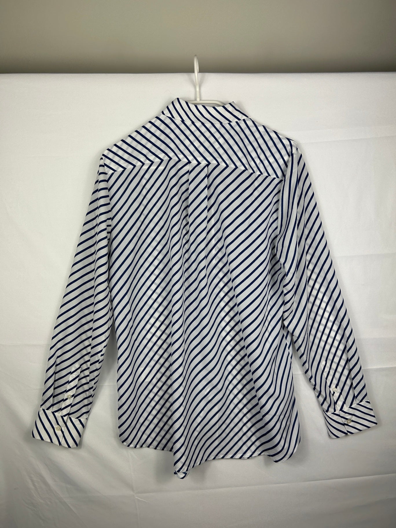 Banana Republic Shirt M White and navy blue