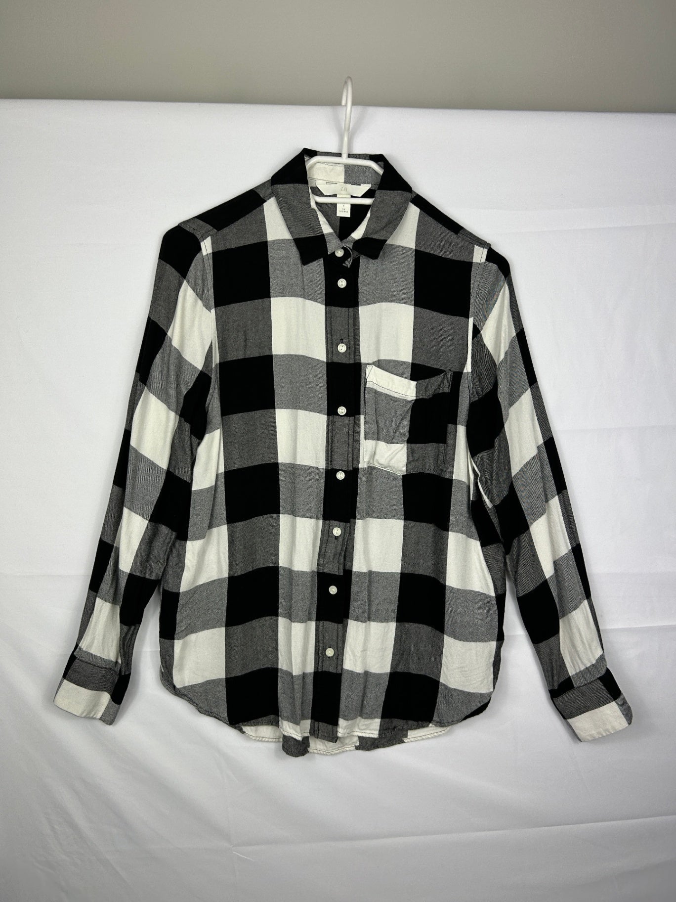 Unbranded Shirt M Black, White and Gray