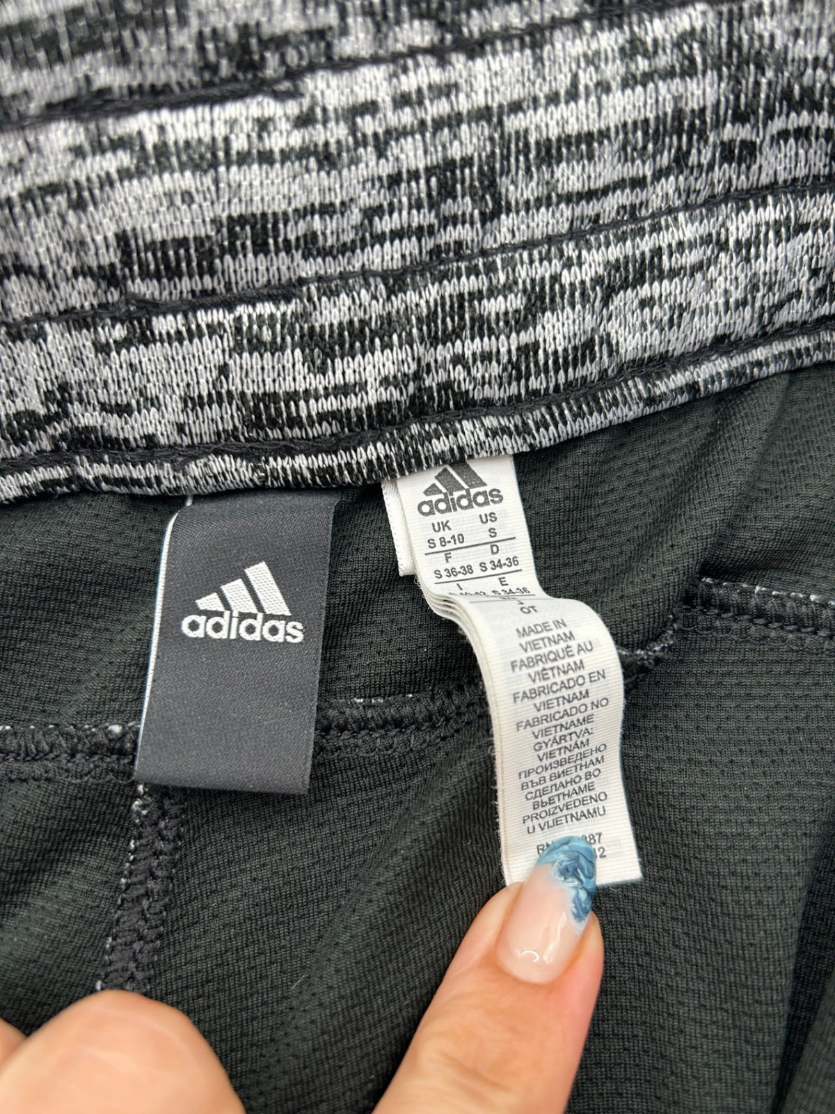 adidas Joggers S Black and gray