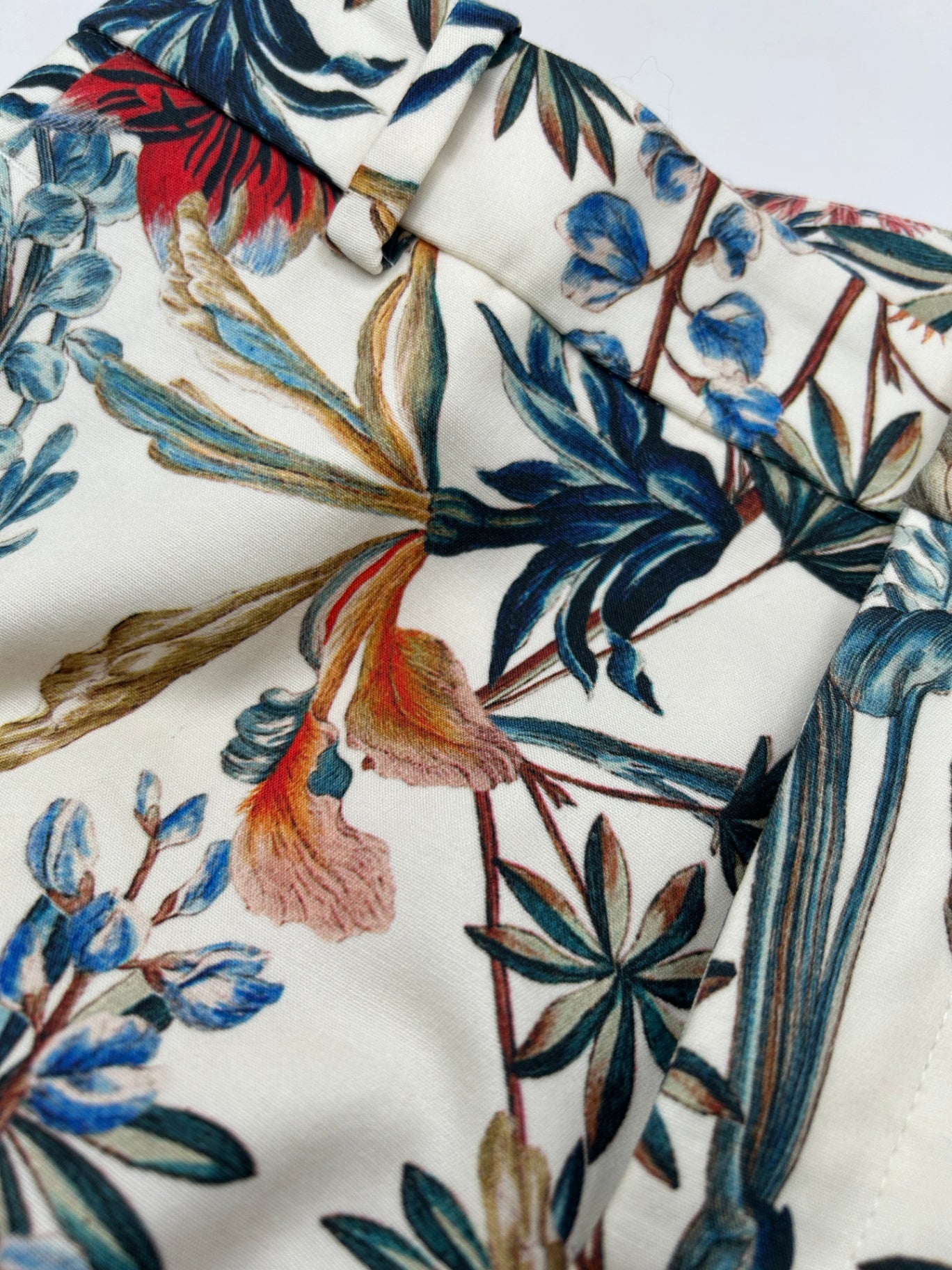 Zara Woman Pants M Cream with multicolor floral pattern