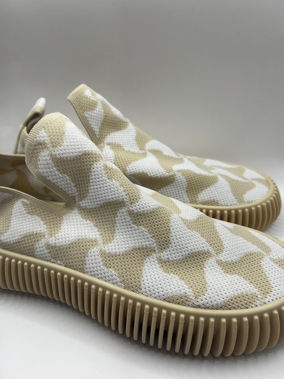 Bottega Veneta Sneakers 40 Beige and White