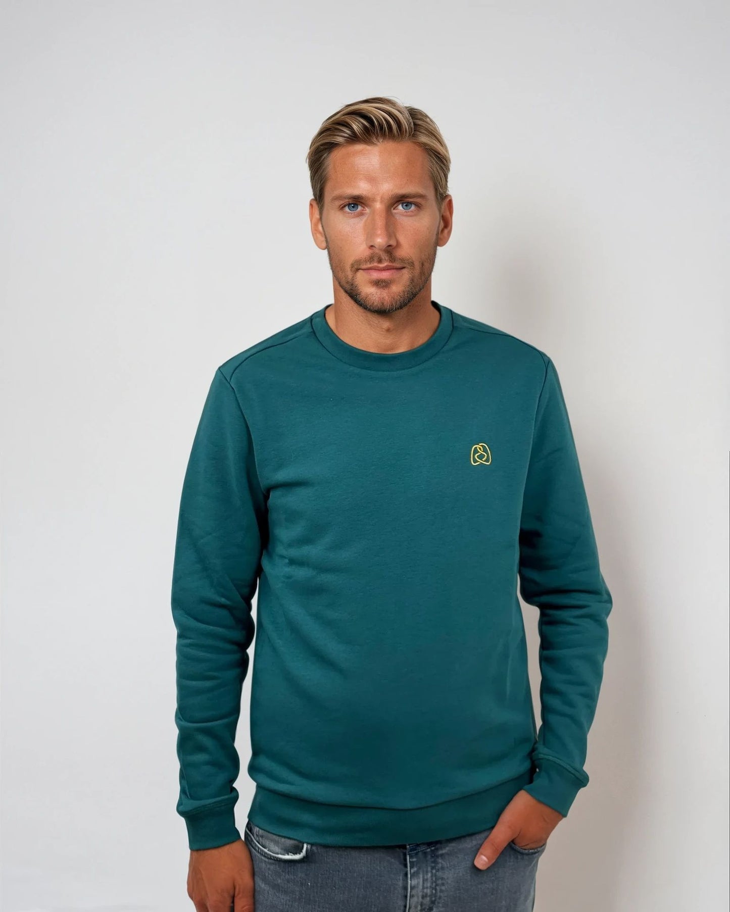 Circlo Essential Crew Sweater - Durable Fleece Sweatshirt