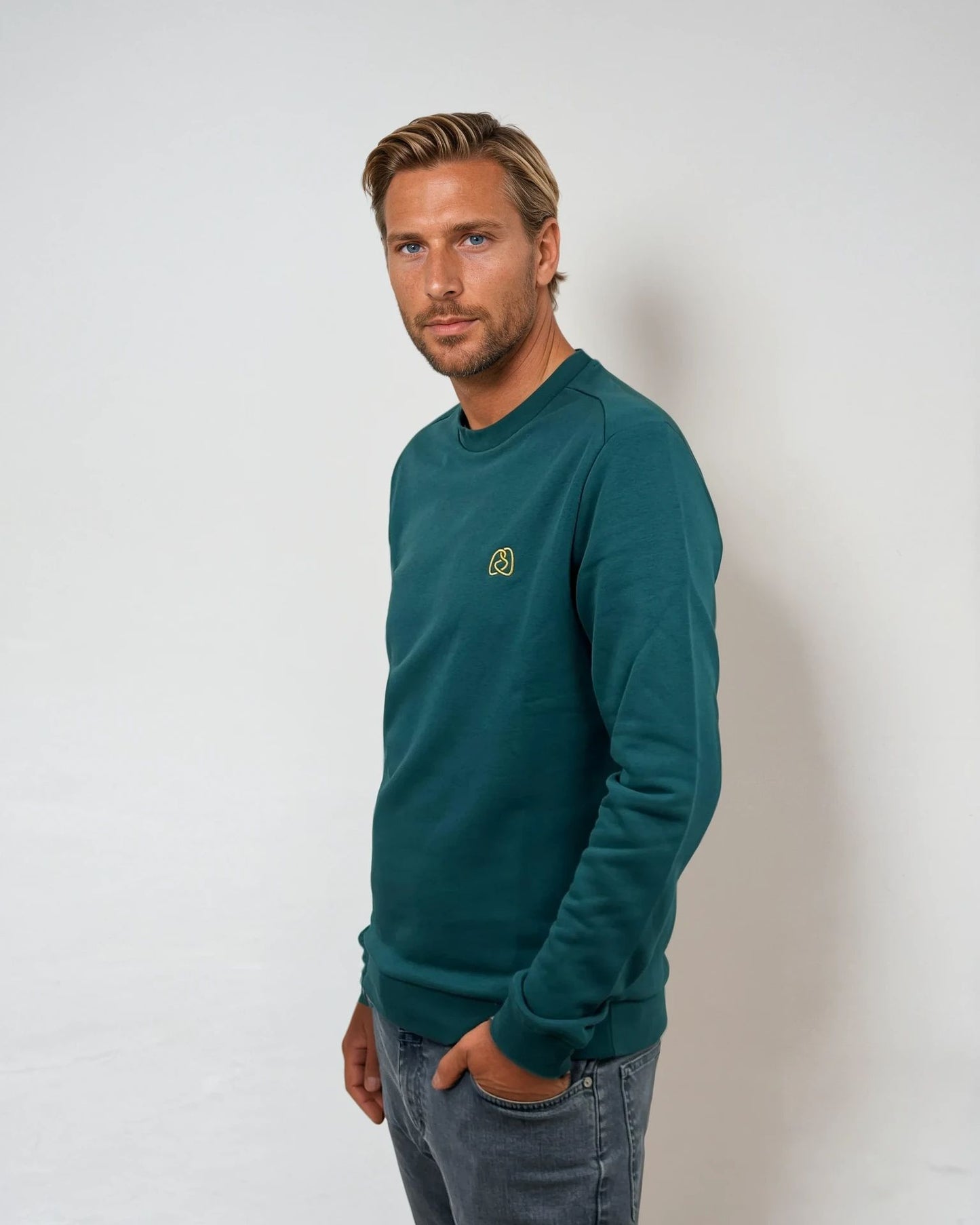 Circlo Essential Crew Sweater - Durable Fleece Sweatshirt
